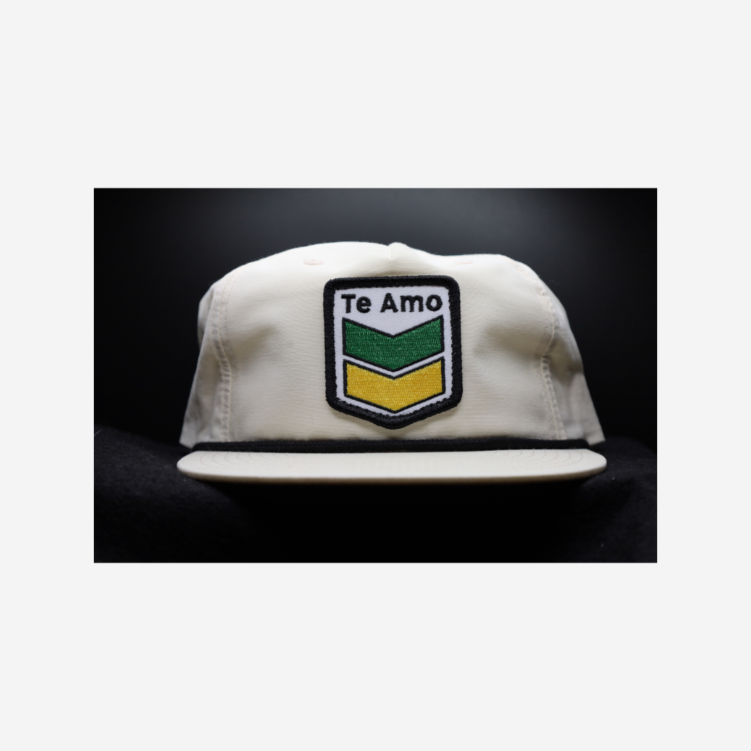 3 Bird Lifestyle Grandpa Rope Hat
• Off White with Black Rope • Te Amo (Jamaica) Patch