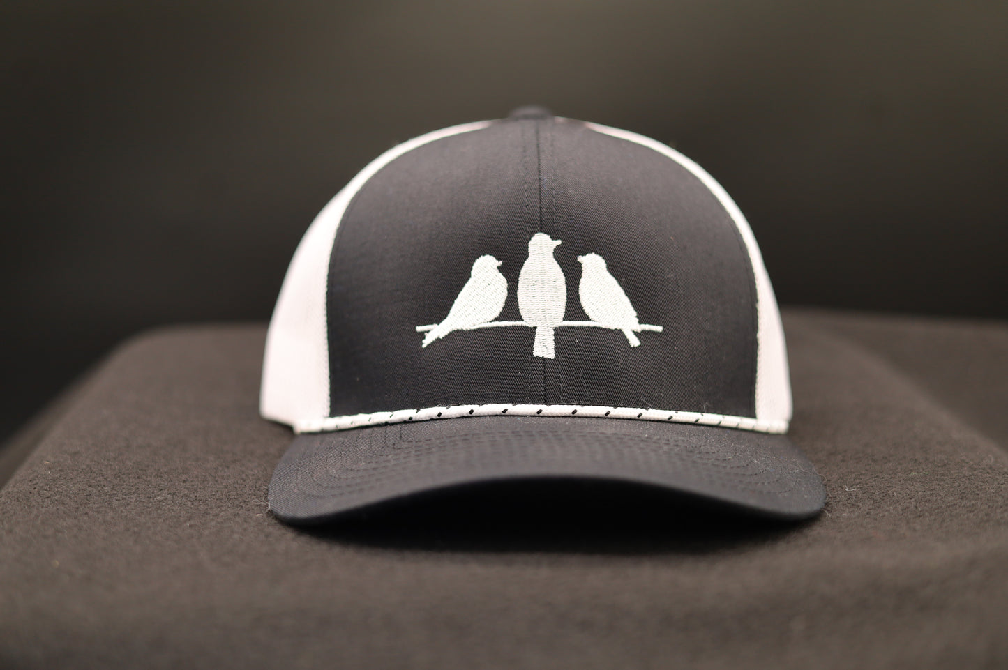 3 Bird Lifestyle Trucker Rope Hat • White Birds